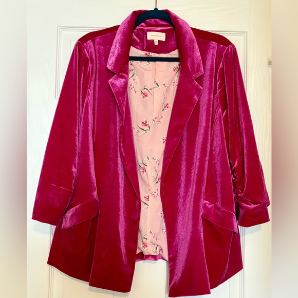 Skies Are Blue Ruched Velvet Blazer - Picture 2 of 5